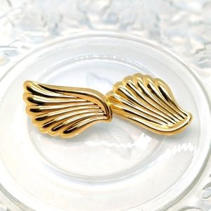 🔴 3/$25 80s Vintage gold wings clip on earrings
